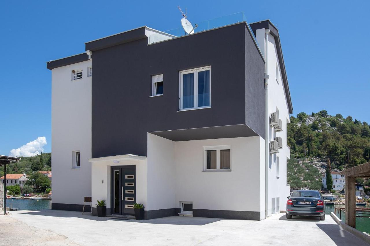Villa Luni Blace Exterior photo